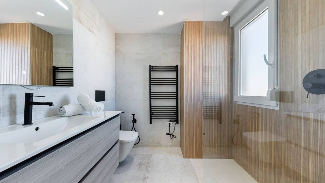 Sale - Commercial property - Torrevieja - Torrevieja Centro