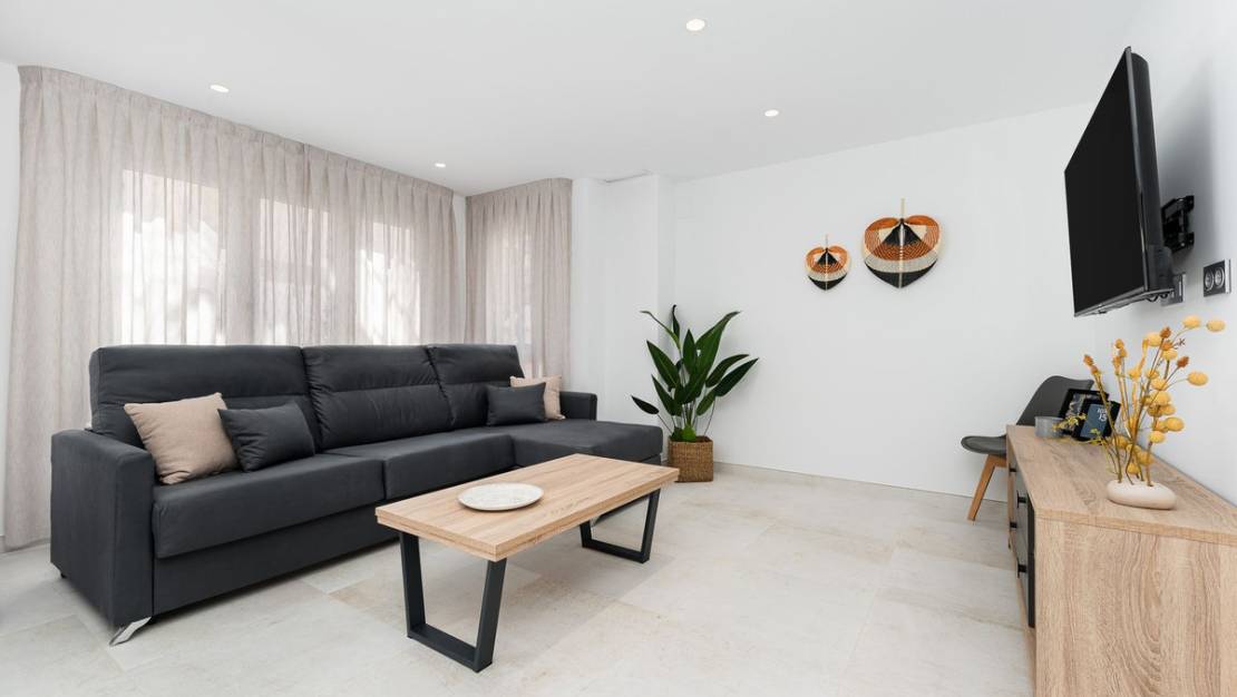 Sale - Commercial property - Torrevieja - Torrevieja Centro