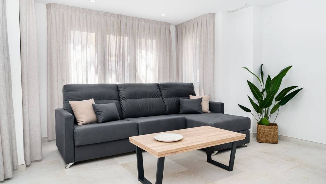 Sale - Commercial property - Torrevieja - Torrevieja Centro