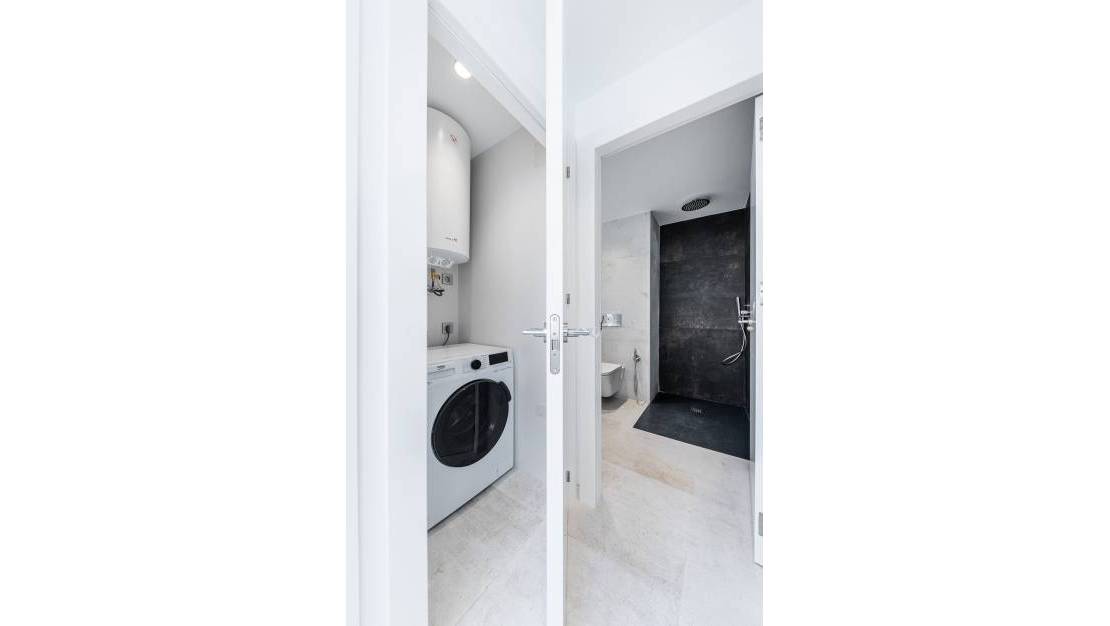 Sale - Commercial property - Torrevieja - Torrevieja Centro