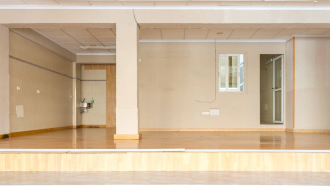 Sale - Commercial property - Torrevieja - Torrevieja Centro