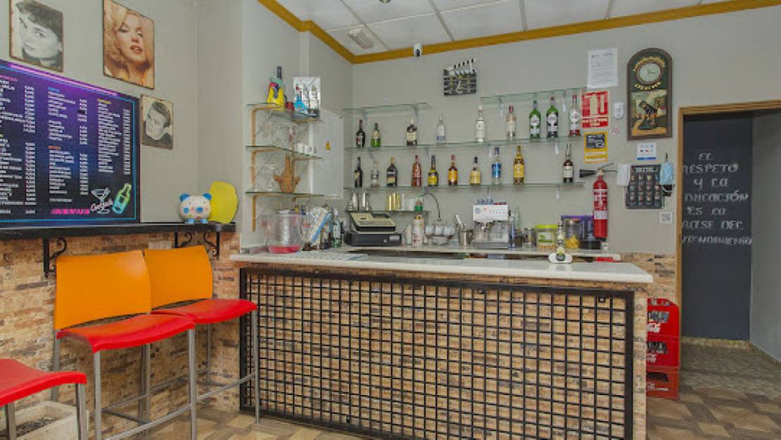 Sale - Commercial property - Torrevieja - Torrevieja Centro