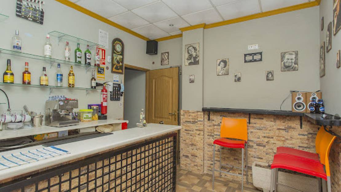 Sale - Commercial property - Torrevieja - Torrevieja Centro