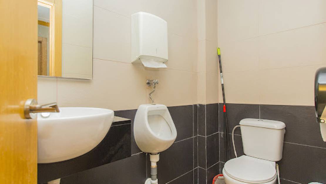 Sale - Commercial property - Torrevieja - Torrevieja Centro