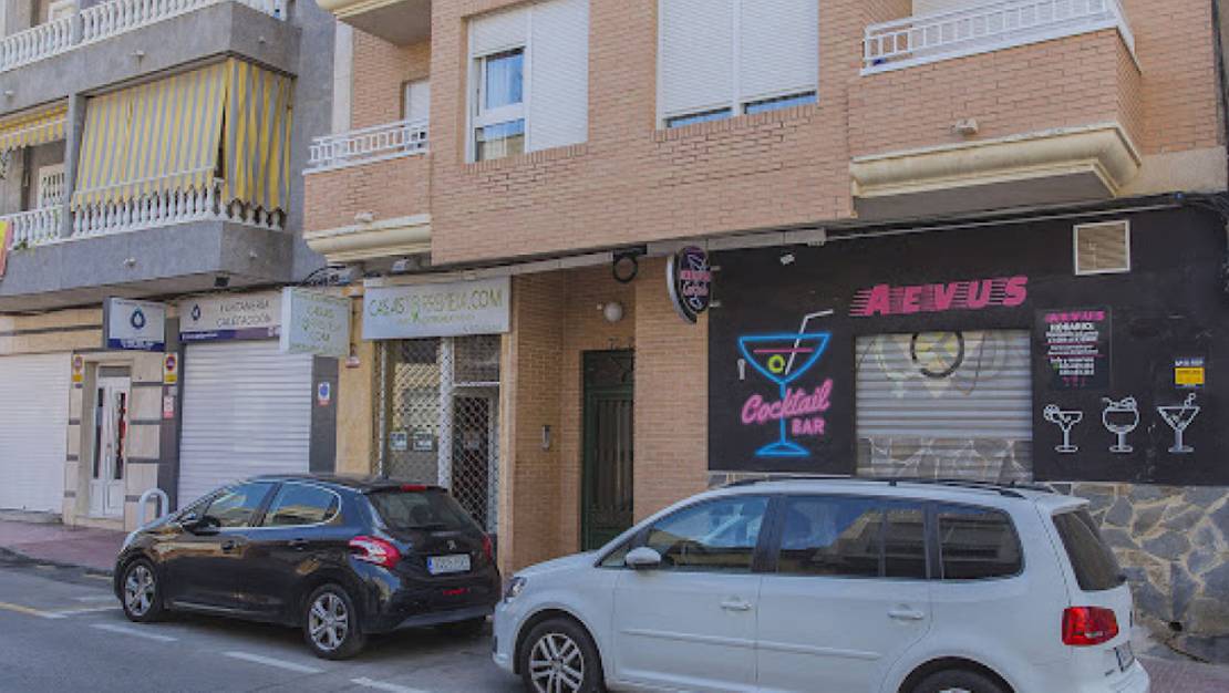 Sale - Commercial property - Torrevieja - Torrevieja Centro