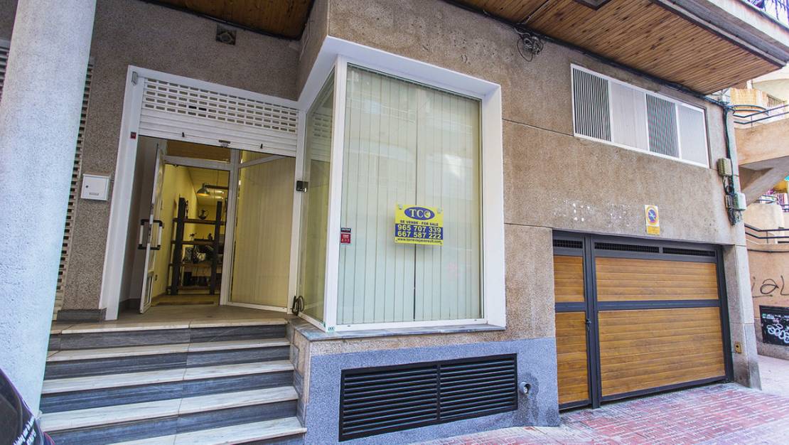 Sale - Commercial property - Torrevieja - Torrevieja Centro
