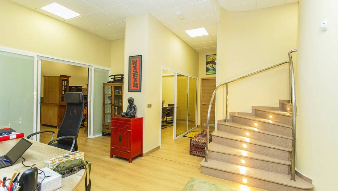 Sale - Commercial property - Torrevieja - Torrevieja Centro