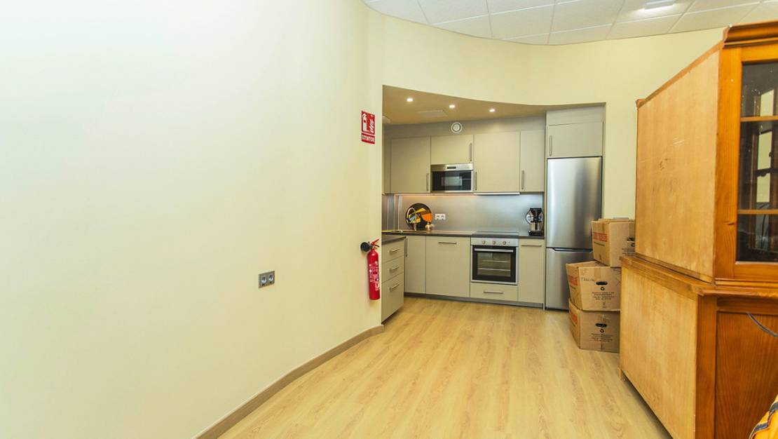 Sale - Commercial property - Torrevieja - Torrevieja Centro