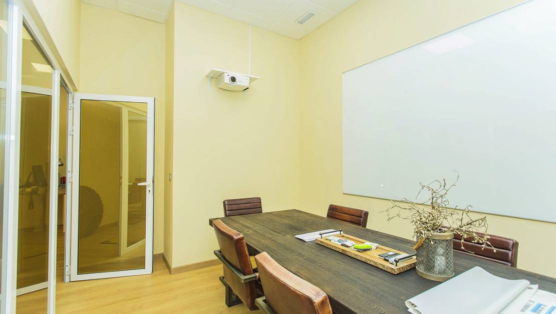 Sale - Commercial property - Torrevieja - Torrevieja Centro