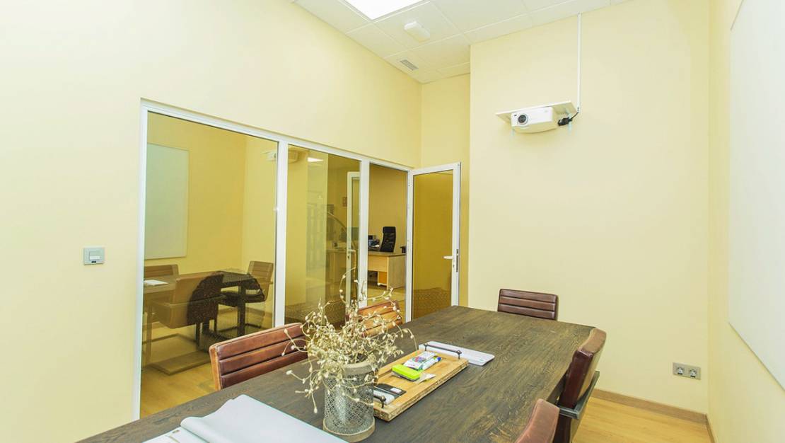 Sale - Commercial property - Torrevieja - Torrevieja Centro