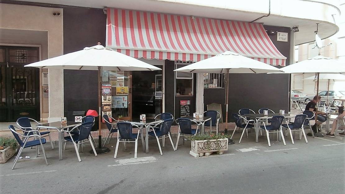 Sale - Commercial property - Torrevieja - Torrevieja Centro