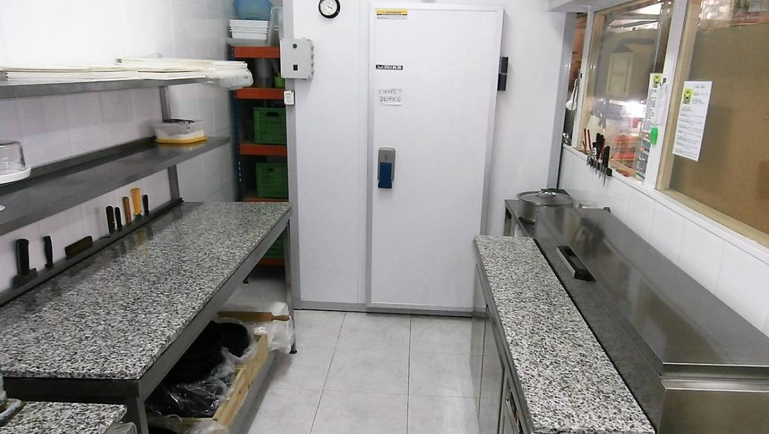 Sale - Commercial property - Torrevieja - Torrevieja Centro
