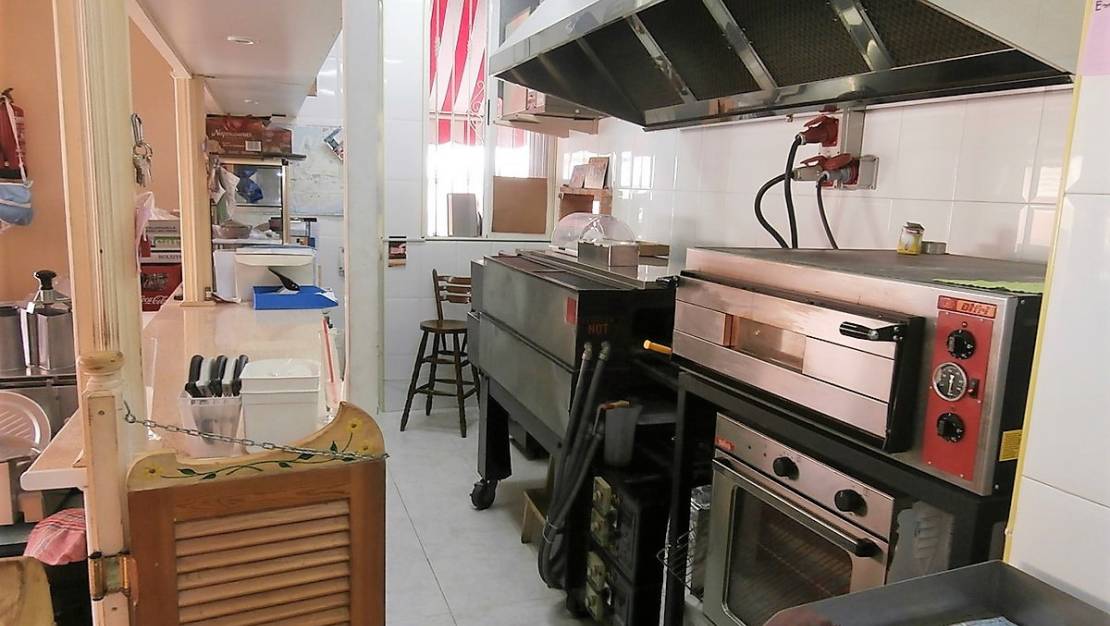 Sale - Commercial property - Torrevieja - Torrevieja Centro