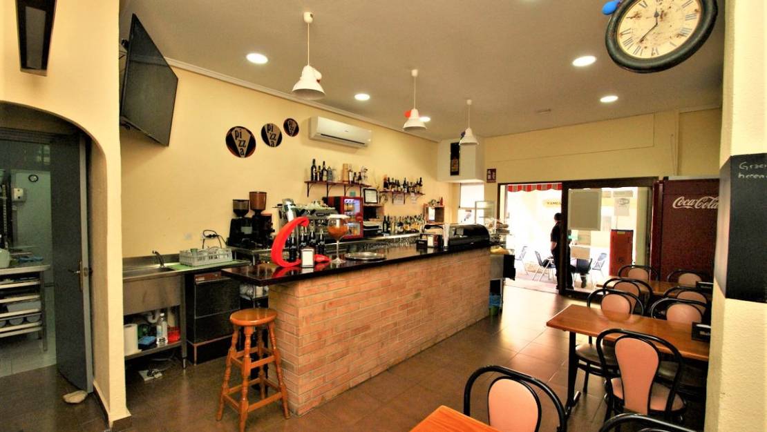 Sale - Commercial property - Torrevieja - Torrevieja Centro