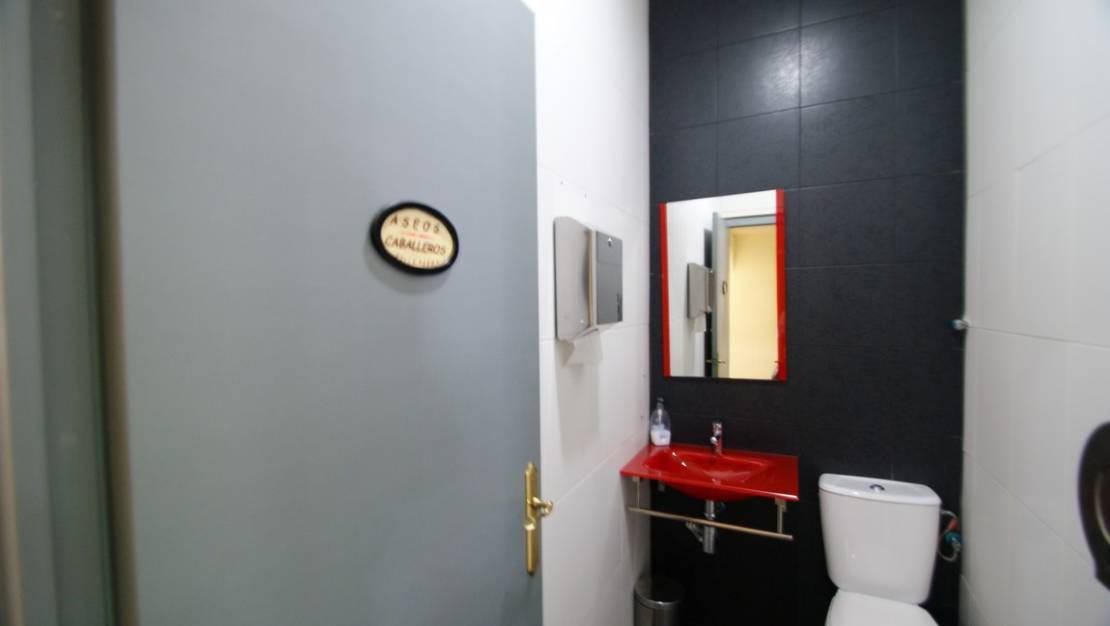 Sale - Commercial property - Torrevieja - Torrevieja Centro