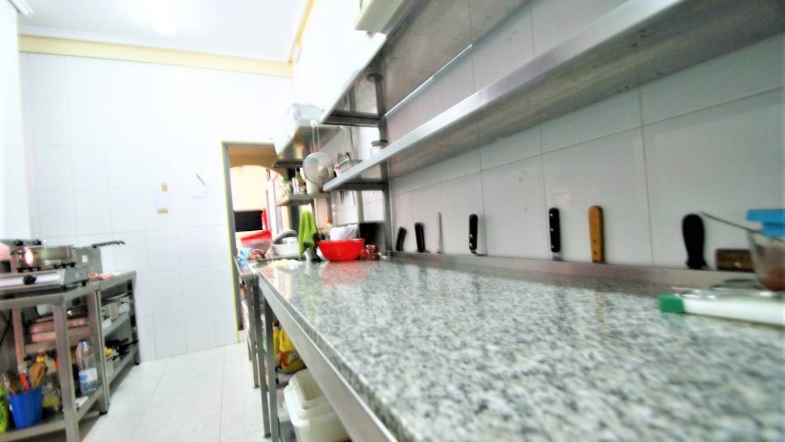 Sale - Commercial property - Torrevieja - Torrevieja Centro