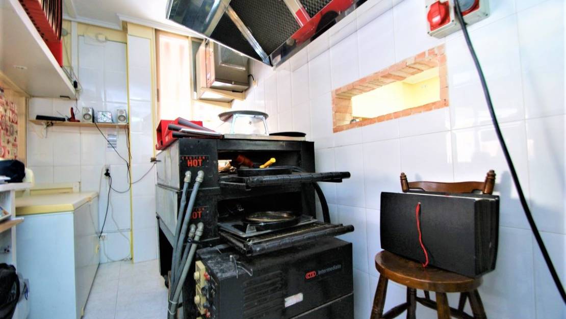 Sale - Commercial property - Torrevieja - Torrevieja Centro