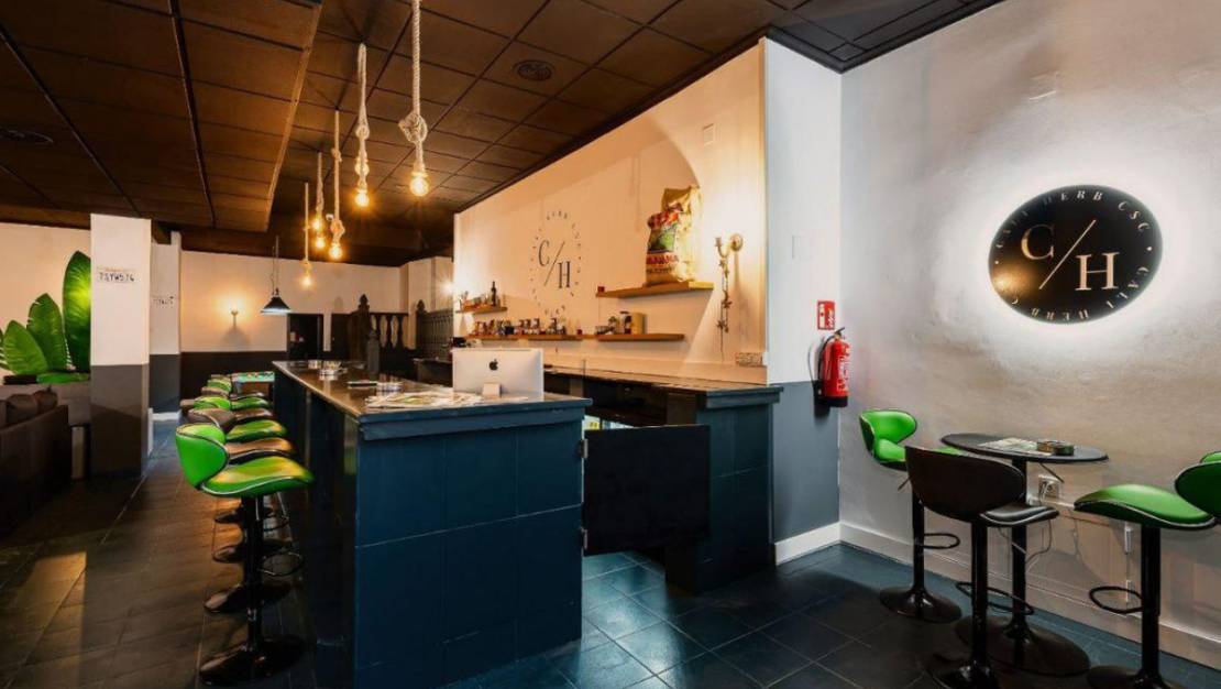 Sale - Commercial property - Torrevieja - Torrevieja Centro