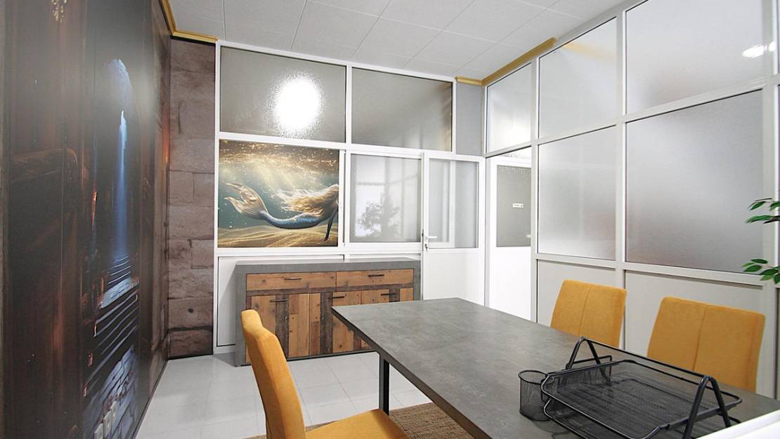 Sale - Commercial property - Torrevieja - Torrevieja Centro