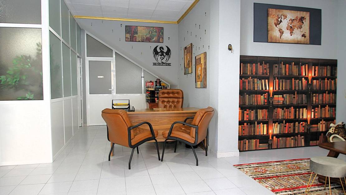 Sale - Commercial property - Torrevieja - Torrevieja Centro