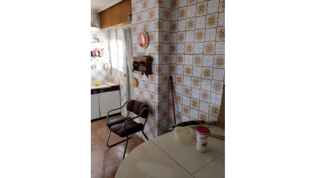 Sale - Commercial property - Torrevieja - Torrevieja Centro