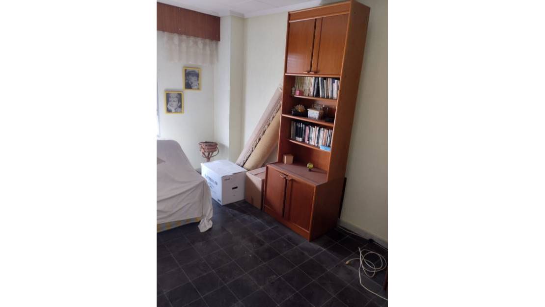 Sale - Commercial property - Torrevieja - Torrevieja Centro