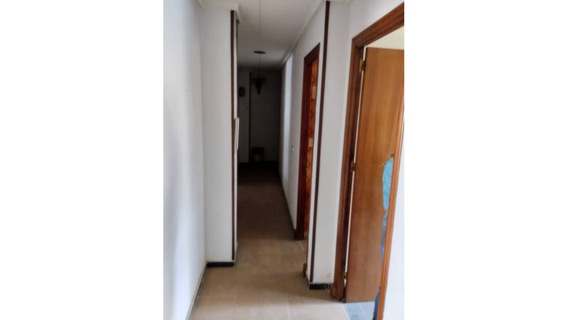 Sale - Commercial property - Torrevieja - Torrevieja Centro
