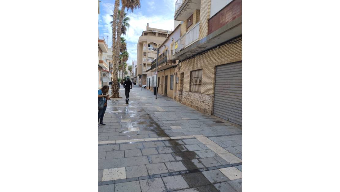 Sale - Commercial property - Torrevieja - Torrevieja Centro