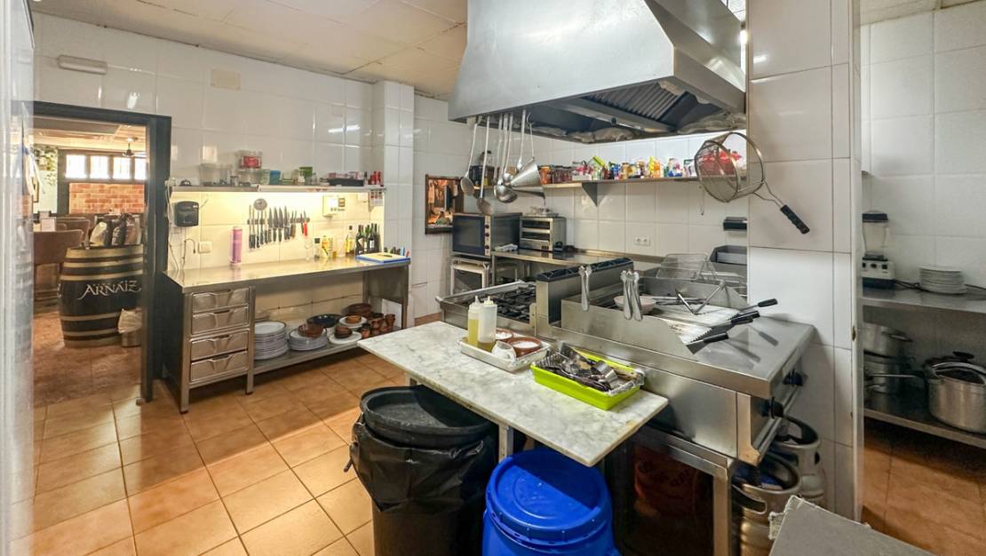 Sale - Commercial property - Torrevieja - Torrevieja Centro
