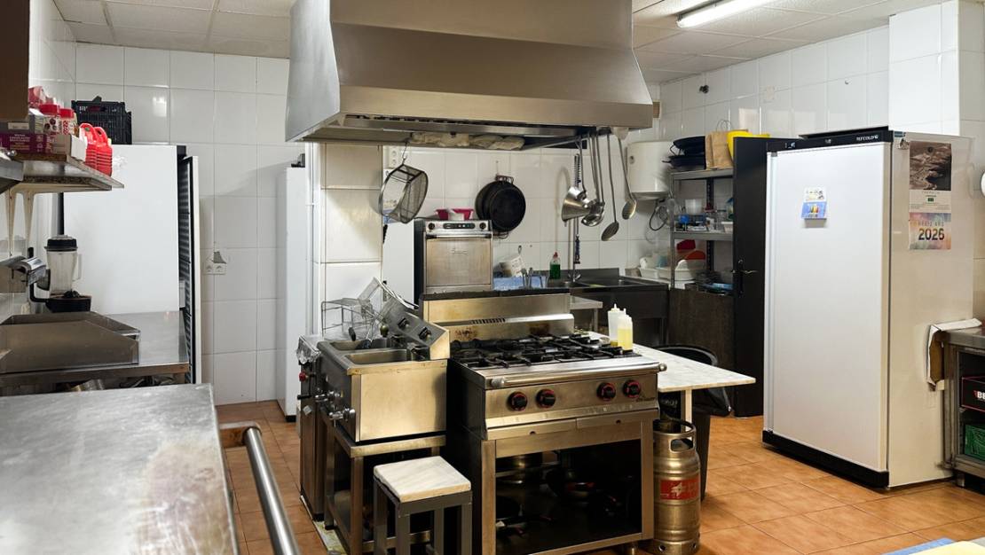 Sale - Commercial property - Torrevieja - Torrevieja Centro