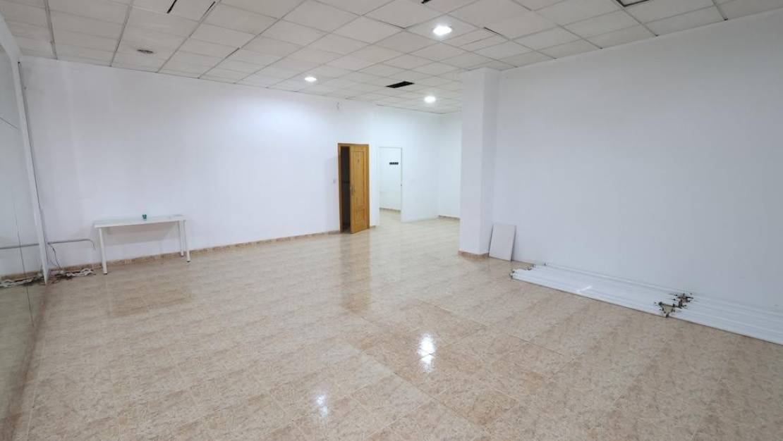 Sale - Commercial property - Torrevieja - Torrevieja Centro