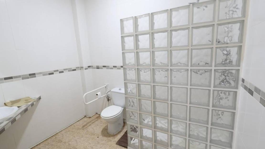 Sale - Commercial property - Torrevieja - Torrevieja Centro