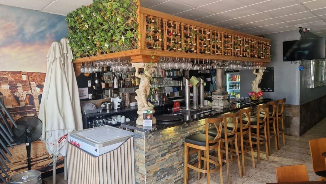 Sale - Commercial property - Torrevieja - Torrevieja Centro