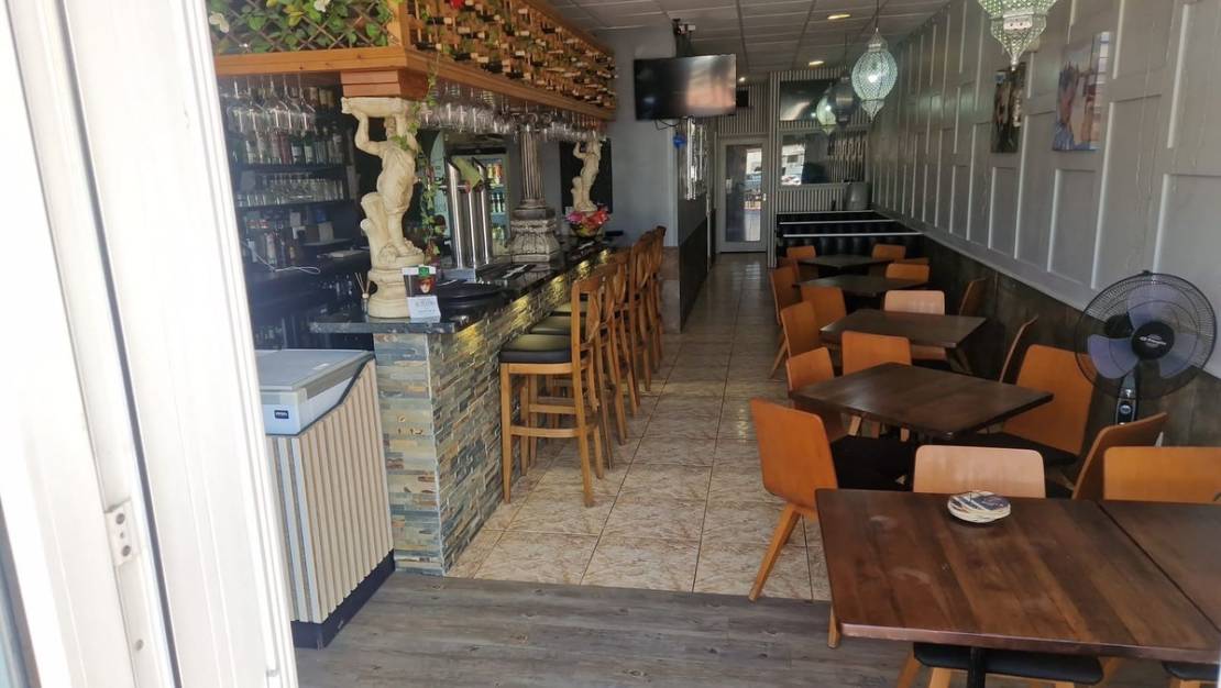 Sale - Commercial property - Torrevieja - Torrevieja Centro