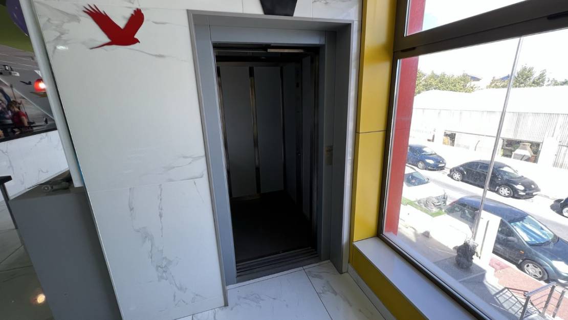 Sale - Commercial property - Torrevieja - Torrevieja Centro