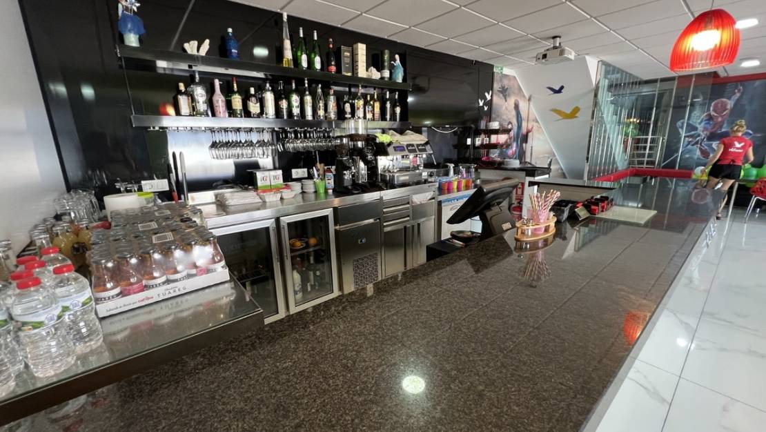 Sale - Commercial property - Torrevieja - Torrevieja Centro