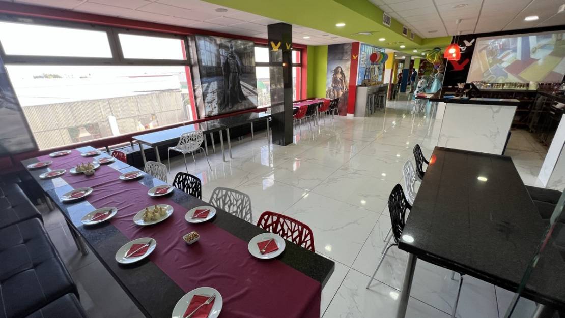 Sale - Commercial property - Torrevieja - Torrevieja Centro