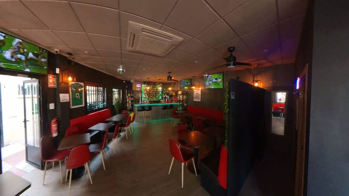 Sale - Commercial property - Torrevieja - Torrevieja Centro