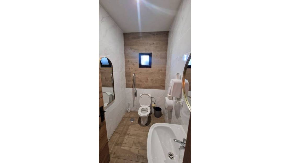 Sale - Commercial property - Torrevieja - Torrevieja Centro