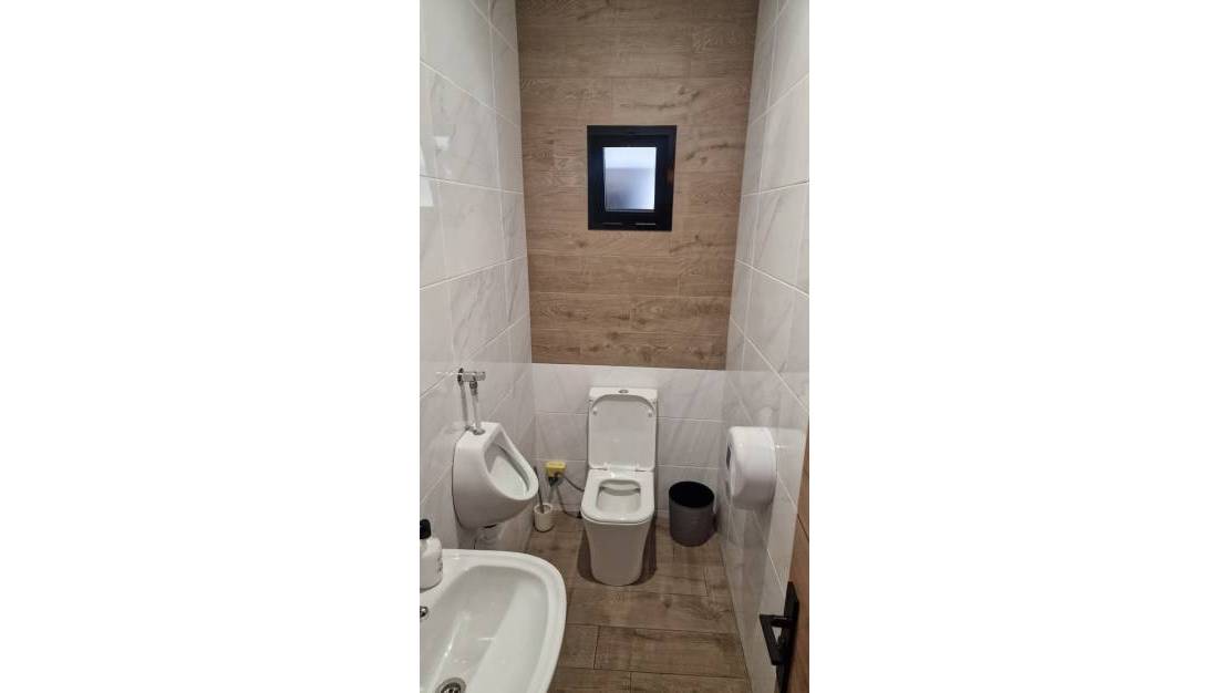 Sale - Commercial property - Torrevieja - Torrevieja Centro
