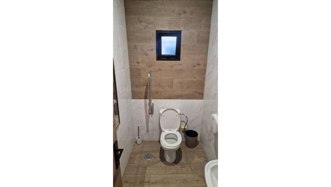 Sale - Commercial property - Torrevieja - Torrevieja Centro