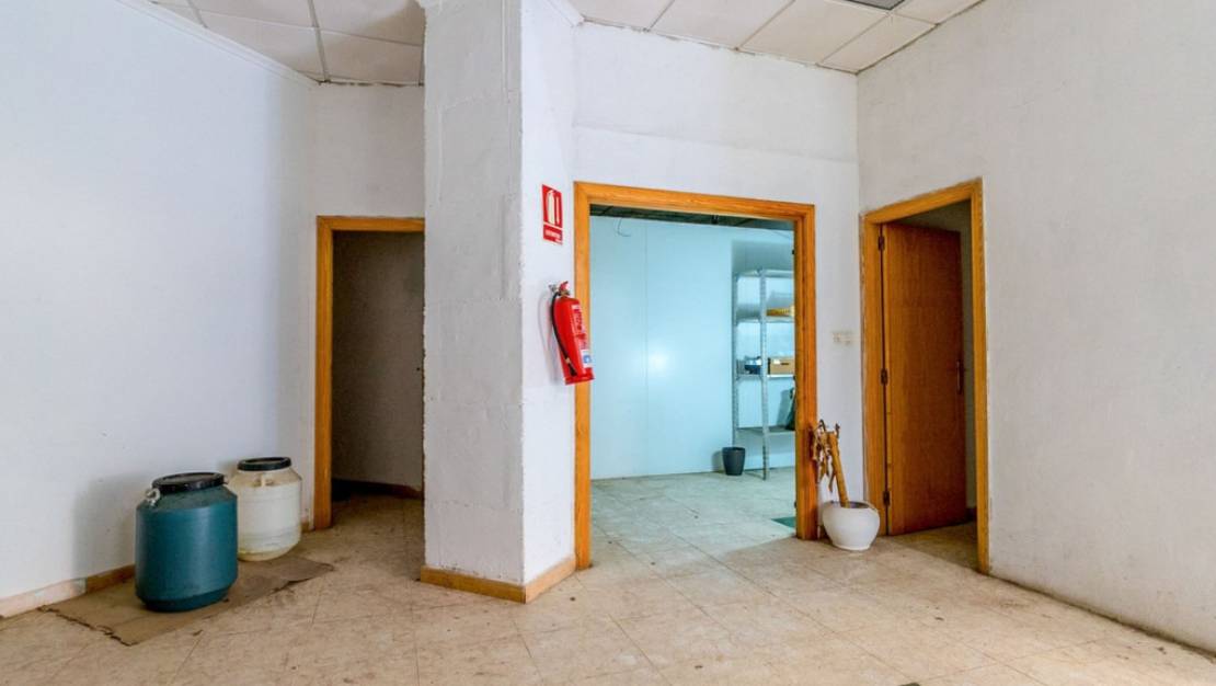Sale - Commercial property - Torrevieja - Torrevieja Centro