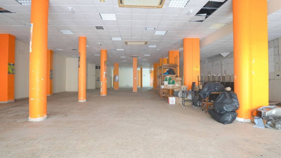 Sale - Commercial property - Torrevieja - Torrevieja Centro