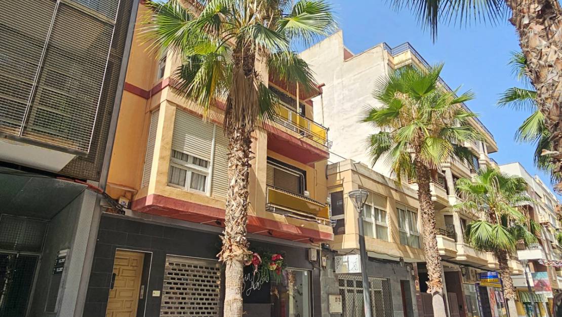 Sale - Commercial property - Torrevieja - Torrevieja Centro