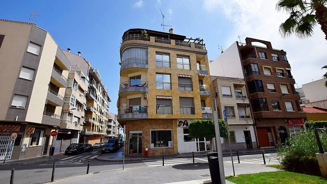 Sale - Commercial property - Torrevieja - Torrevieja Centro