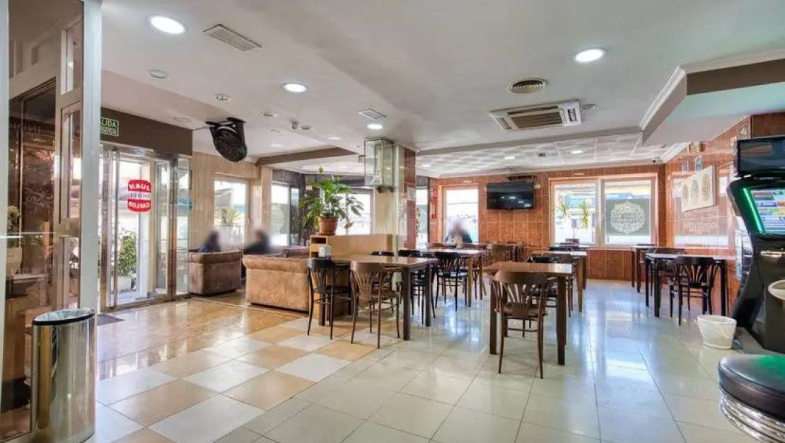 Sale - Commercial property - Torrevieja - Torrevieja Centro