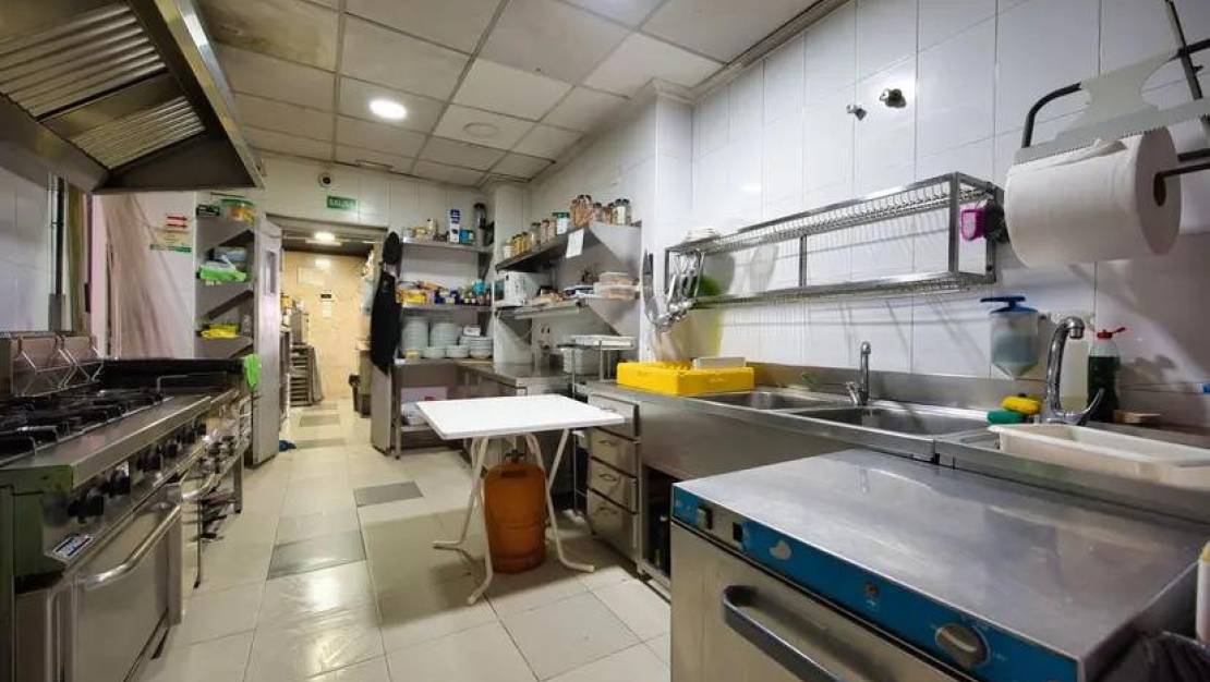 Sale - Commercial property - Torrevieja - Torrevieja Centro