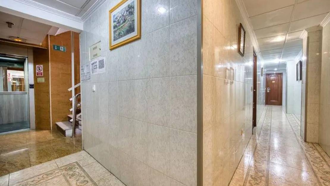 Sale - Commercial property - Torrevieja - Torrevieja Centro