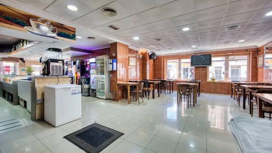 Sale - Commercial property - Torrevieja - Torrevieja Centro