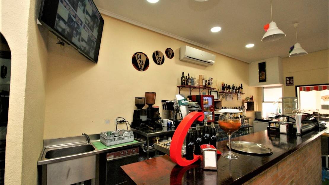 Sale - Commercial property - Torrevieja - Torrevieja Centro